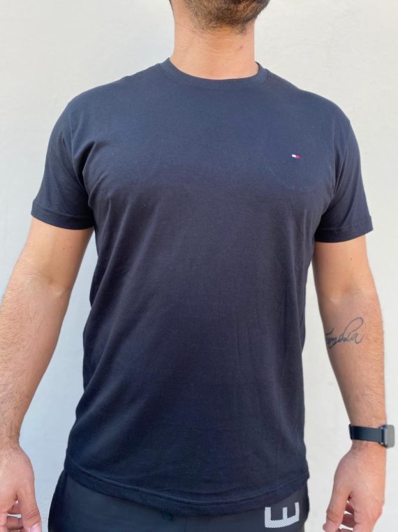 Kit Com 12 Camisas Importadas Lacoste-Tomy-Hugo Boss