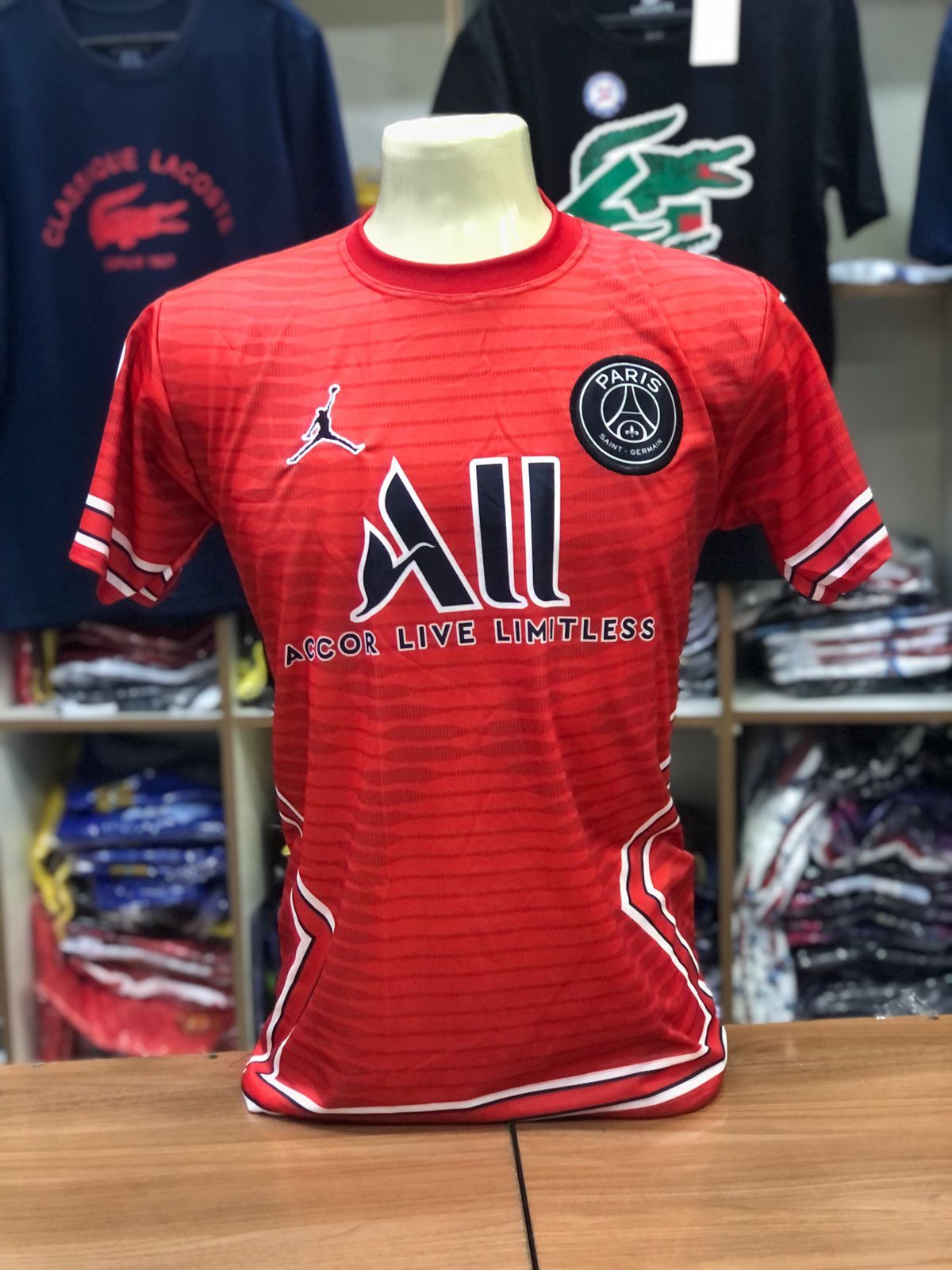 Camiseta do PSG atacado