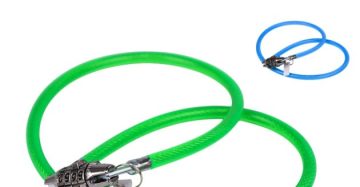 Cabo antifurto produto esportivo em cores verde, vermelho e azul