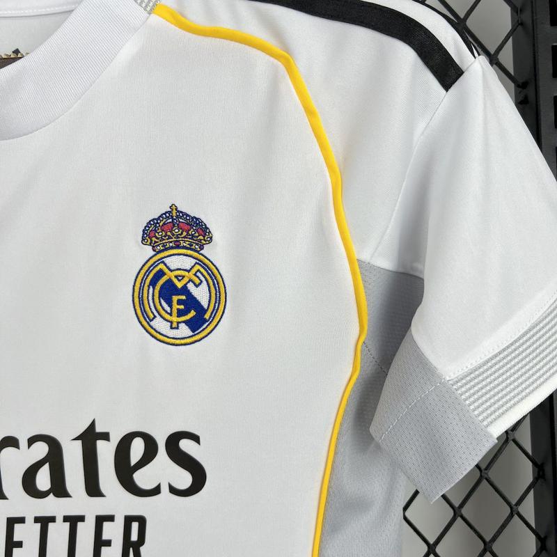 Camisa Real Madrid Titular 25-26 Feminina lateral para revenda no atacado